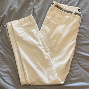 Express ur self with this skinny white pants